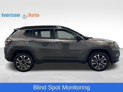 Used 2023 Jeep Compass Limited AWD/4WD image 10