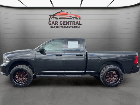 Used 2016 RAM 1500 Express w/ Black Ram 1500 Express Group AWD/4WD image 2