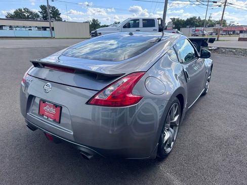 Used 2014 Nissan 370Z Touring w/ Sport Package RWD image 4