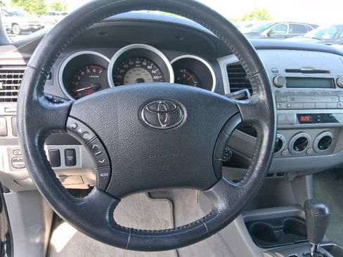 Used 2011 Toyota Tacoma 4x4 Double Cab w/ SR5 Pkg #2 image 19