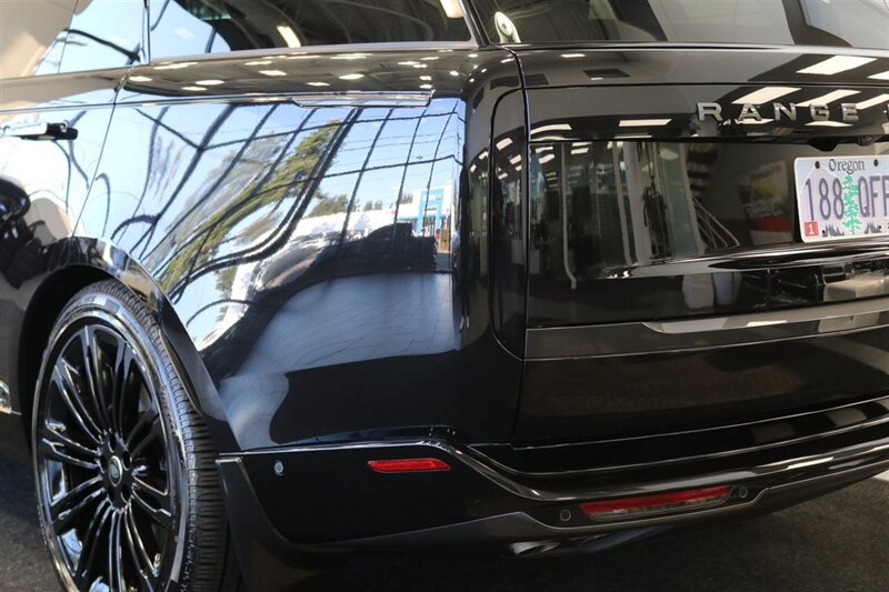 Used 2025 Land Rover Range Rover Long Wheelbase Autobiography AWD/4WD image 53