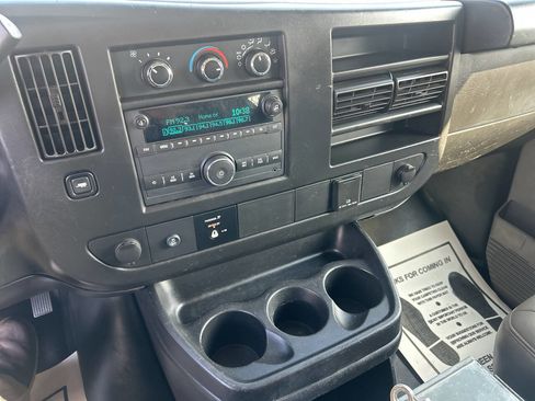 Used 2017 Chevrolet Express 2500 image 13