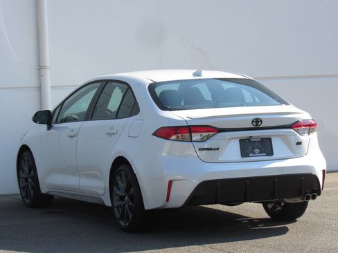 Certified 2026 Toyota Corolla SE FWD image 5