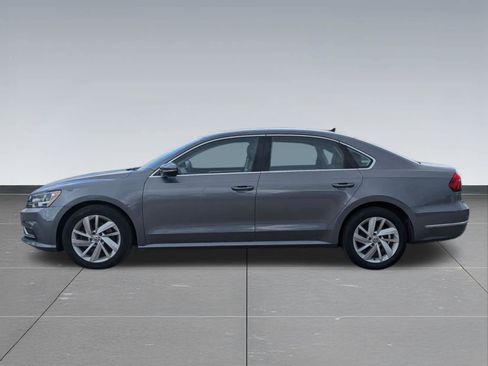 Used 2018 Volkswagen Passat 2.0T SE FWD image 3