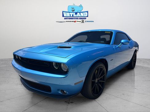 Used 2016 Dodge Challenger R/T w/ Blacktop Package RWD image 23