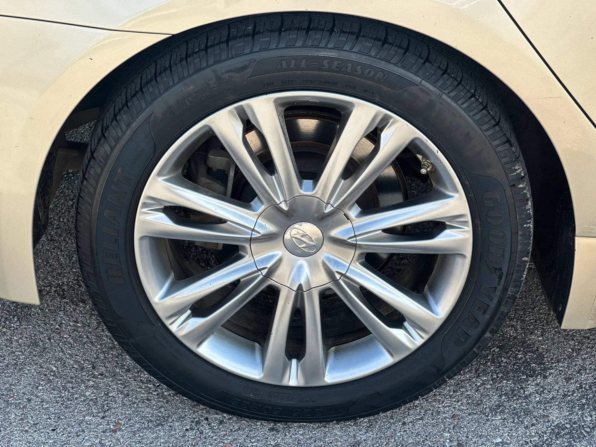 Used 2012 Hyundai Genesis 3.8 w/ Premium Pkg RWD image 28