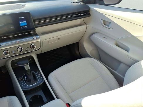 Used 2024 Hyundai Kona SE image 13