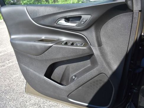Used 2023 Chevrolet Equinox LT FWD image 34