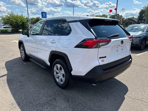Used 2024 Toyota RAV4 LE AWD/4WD image 5
