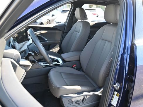 Certified 2025 Audi Q5 Premium w/ Convenience Package AWD/4WD image 16