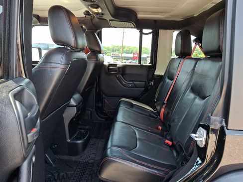 Used 2018 Jeep Wrangler Unlimited Rubicon AWD/4WD image 10
