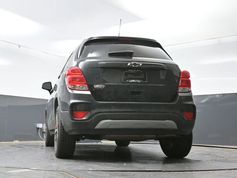 Used 2022 Chevrolet Trax LT w/ Redline Edition AWD/4WD image 30