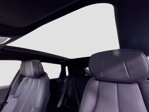 Used 2025 Cadillac Lyriq Sport RWD image 23