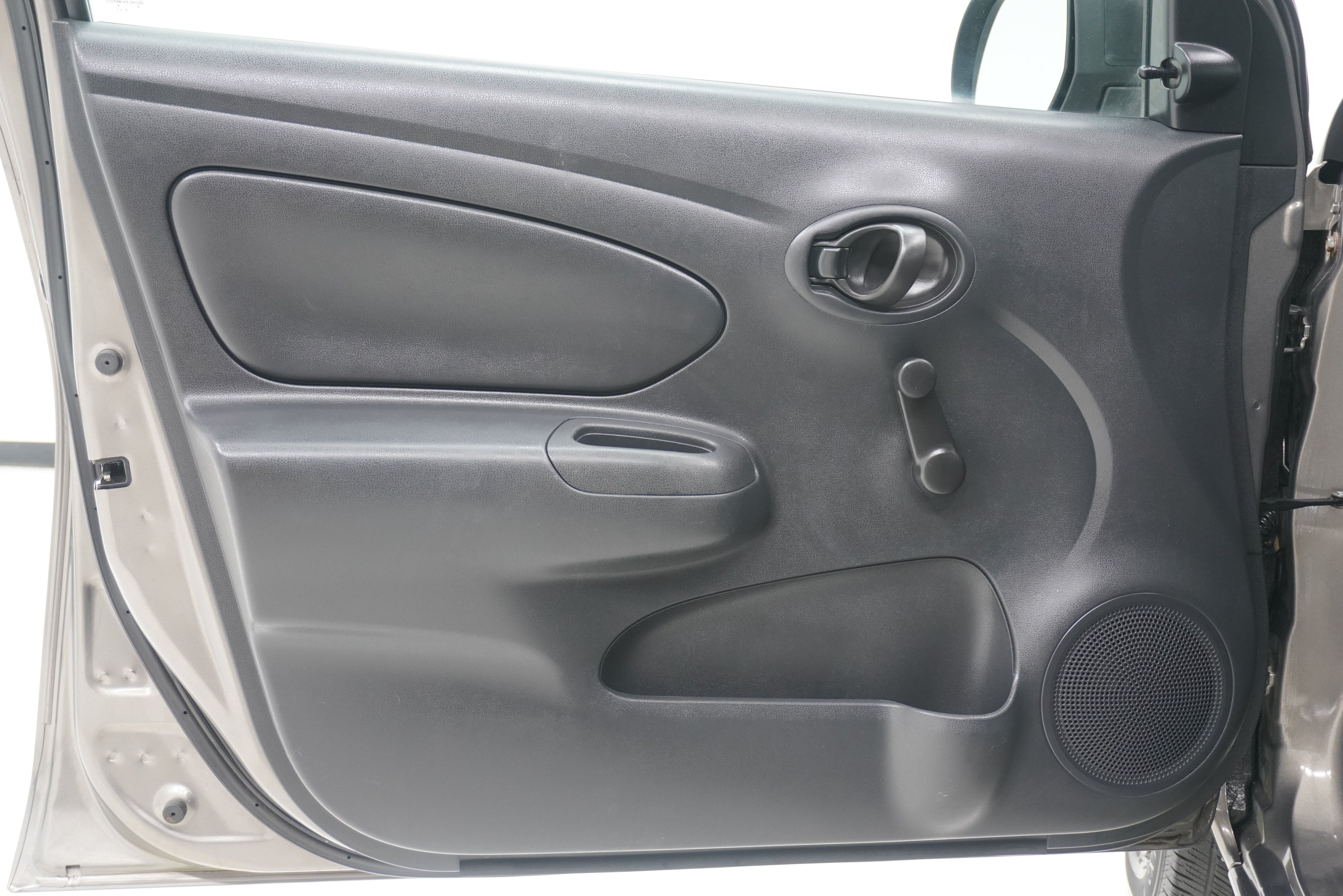 Used 2014 Nissan Versa S Plus FWD image 14