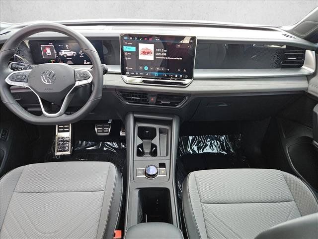 Used 2026 Volkswagen Tiguan SE R-Line FWD image 22