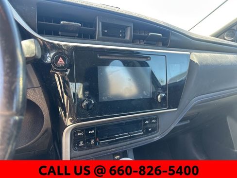 Used 2018 Toyota Corolla SE image 11