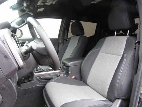 Certified 2023 Toyota Tacoma TRD Off-Road image 14