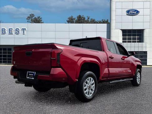 Used 2024 Toyota Tacoma SR5 AWD/4WD image 10