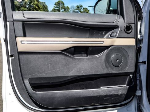 Used 2024 Ford Expedition Max Limited image 39