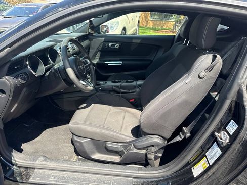 Used 2015 Ford Mustang Coupe RWD image 16