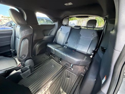 Used 2022 Toyota Sienna XSE w/ XSE Plus Package AWD/4WD image 7