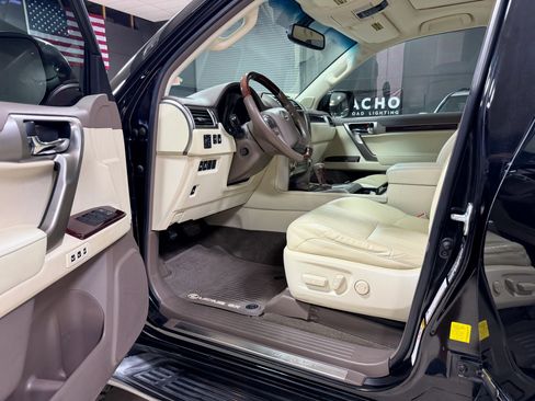 Used 2015 Lexus GX 460 w/ Premium Package AWD/4WD image 22