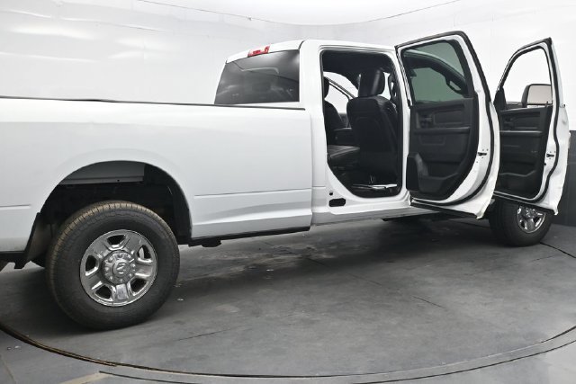 Used 2024 RAM 2500 Tradesman w/ Chrome Appearance Group AWD/4WD image 46