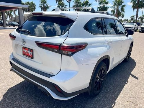 Used 2024 Toyota Highlander XSE FWD image 6