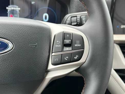 Used 2026 Ford Explorer Active w/ Active Comfort Package AWD/4WD image 21