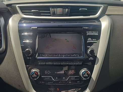 Used 2017 Nissan Murano S AWD/4WD image 23