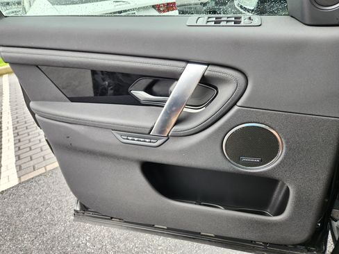 Certified 2025 Land Rover Discovery Sport S image 24