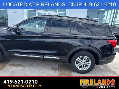 Used 2023 Ford Explorer XLT w/ Equipment Group 202A AWD/4WD image 7
