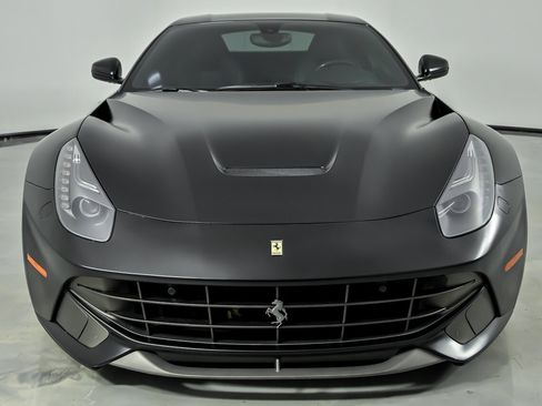 Used 2014 Ferrari F12 Berlinetta RWD image 5