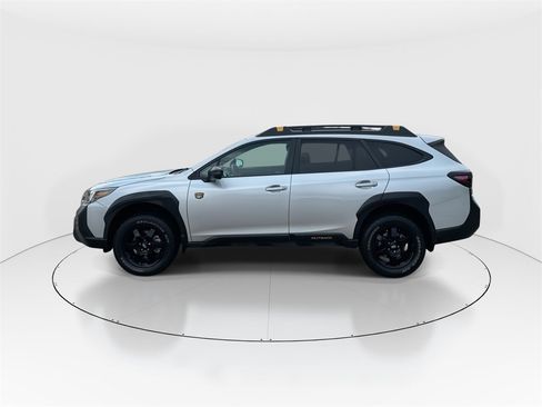 Used 2022 Subaru Outback Wilderness w/ Wilderness Package image 5