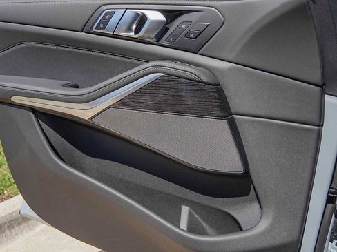 Used 2026 BMW X5 xDrive40i w/ M Sport Package image 25