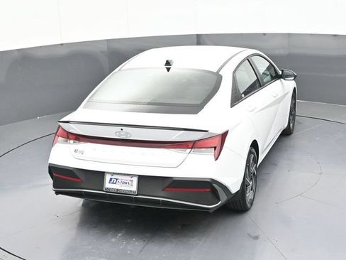 Used 2025 Hyundai Elantra Sport FWD image 60