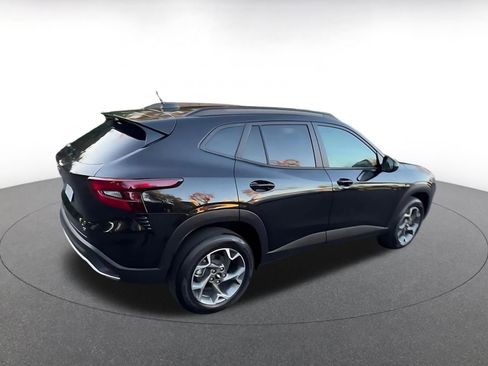 Used 2025 Chevrolet Trax LT image 15