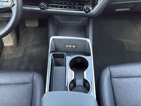 Used 2025 Chevrolet Equinox LT w/ Convenience Package II image 23