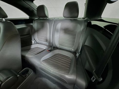 Used 2013 Volkswagen Beetle Turbo FWD image 29