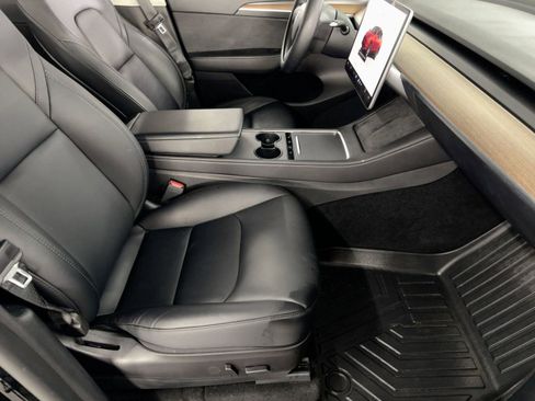 Used 2022 Tesla Model Y Long Range image 29