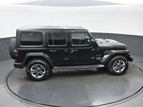 Used 2021 Jeep Wrangler Unlimited Sahara w/ Cold Weather Group AWD/4WD image 38