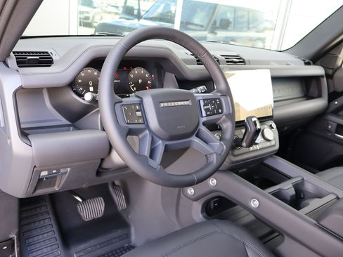 New 2026 Land Rover Defender 110 X-Dynamic SE image 12