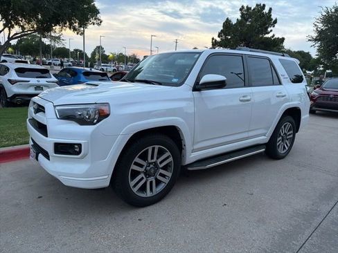 Used 2022 Toyota 4Runner TRD Sport image 2