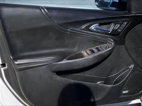 Used 2016 Chevrolet Malibu Premier w/ Driver Confidence Package image 22