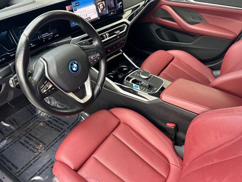 Used 2023 BMW i4 eDrive40 w/ Premium Package image 9