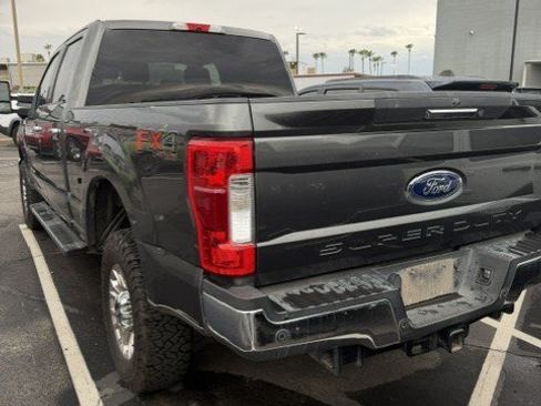 Used 2019 Ford F250 XLT w/ XLT Premium Package AWD/4WD image 2