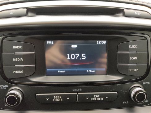 Used 2017 Kia Sorento AWD image 25