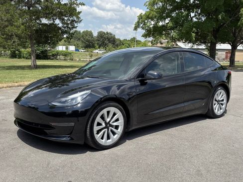 Used 2022 Tesla Model 3 Long Range AWD/4WD image 2
