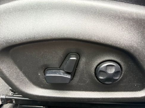 Used 2019 Jeep Renegade Limited w/ Quick Order Package 22P image 12