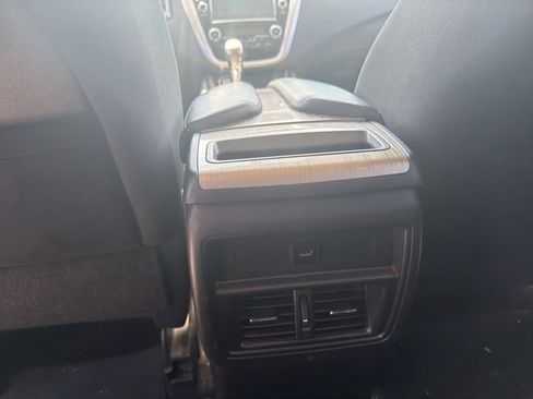 Used 2016 Nissan Murano SV FWD image 12